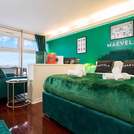 Maevela Apartments - Top Floor Rolex Themed Studio Apt Inside The Cube, Mailbox - Free Netflix & Wifi Бирмингам Екстериор снимка