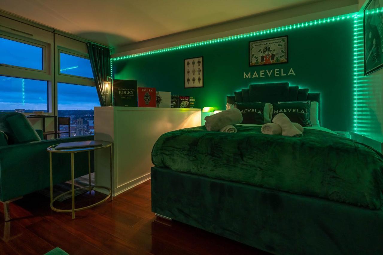 Maevela Apartments - Top Floor Rolex Themed Studio Apt Inside The Cube, Mailbox - Free Netflix & Wifi Бирмингам Екстериор снимка