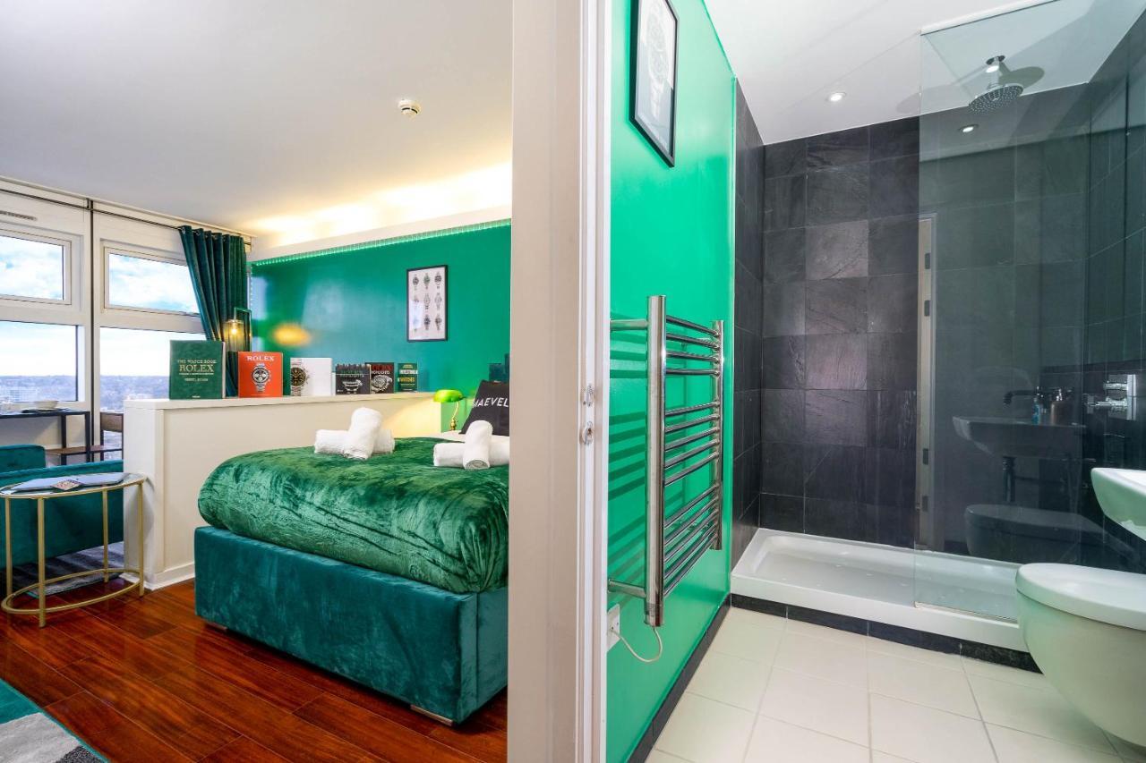 Maevela Apartments - Top Floor Rolex Themed Studio Apt Inside The Cube, Mailbox - Free Netflix & Wifi Бирмингам Екстериор снимка