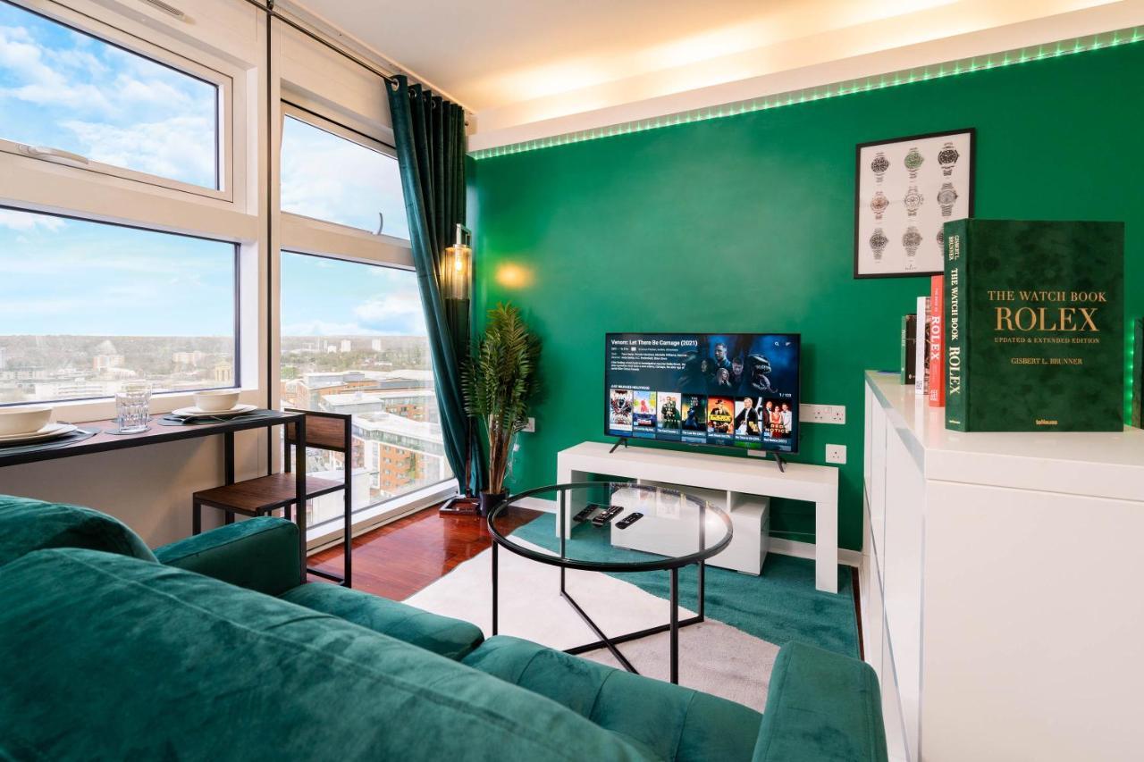 Maevela Apartments - Top Floor Rolex Themed Studio Apt Inside The Cube, Mailbox - Free Netflix & Wifi Бирмингам Екстериор снимка