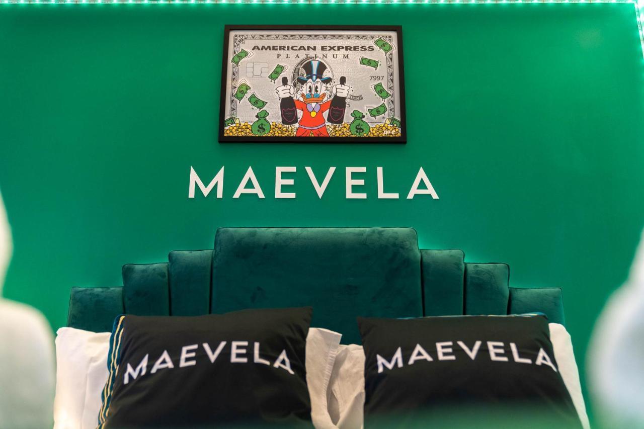 Maevela Apartments - Top Floor Rolex Themed Studio Apt Inside The Cube, Mailbox - Free Netflix & Wifi Бирмингам Екстериор снимка