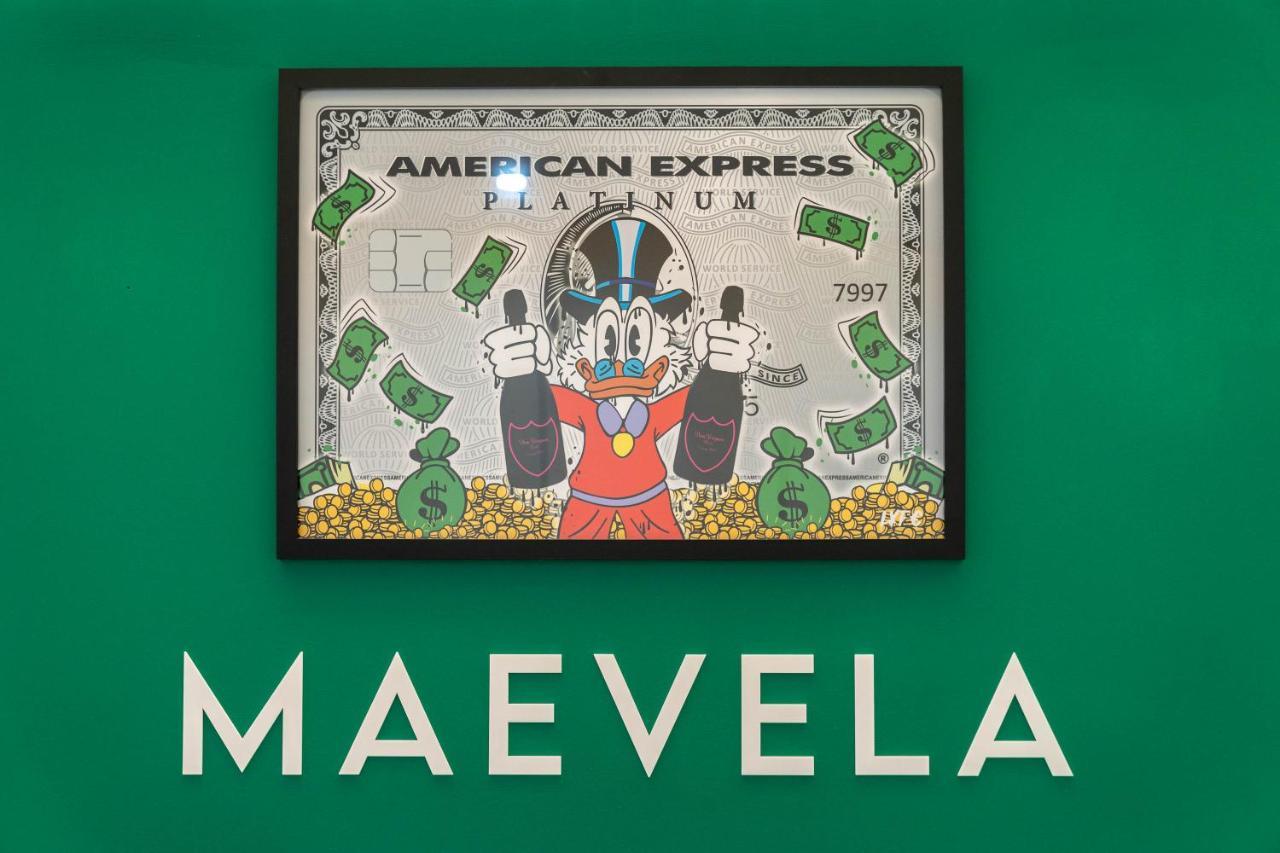 Maevela Apartments - Top Floor Rolex Themed Studio Apt Inside The Cube, Mailbox - Free Netflix & Wifi Бирмингам Екстериор снимка