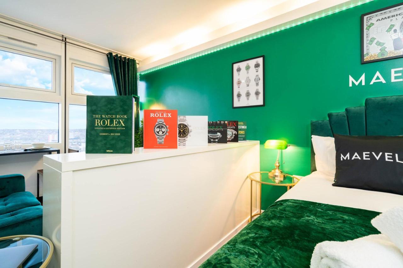 Maevela Apartments - Top Floor Rolex Themed Studio Apt Inside The Cube, Mailbox - Free Netflix & Wifi Бирмингам Екстериор снимка